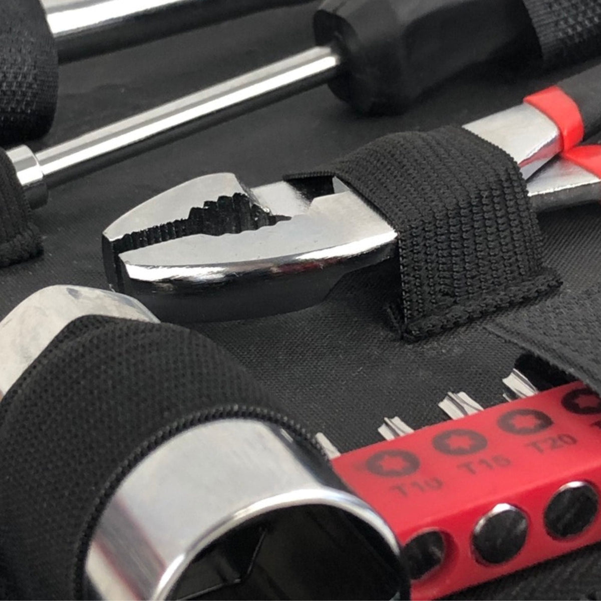 56 Piece SAE Auto Tool Set In Zipper Case
